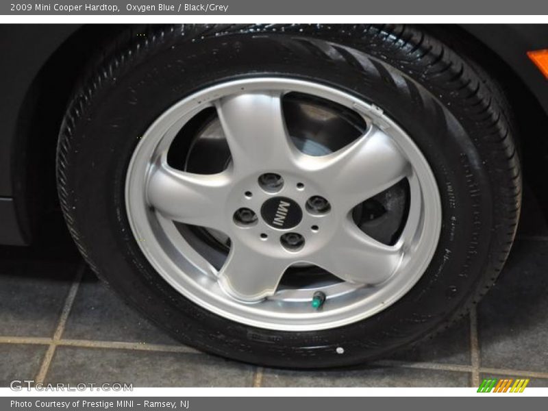 Oxygen Blue / Black/Grey 2009 Mini Cooper Hardtop