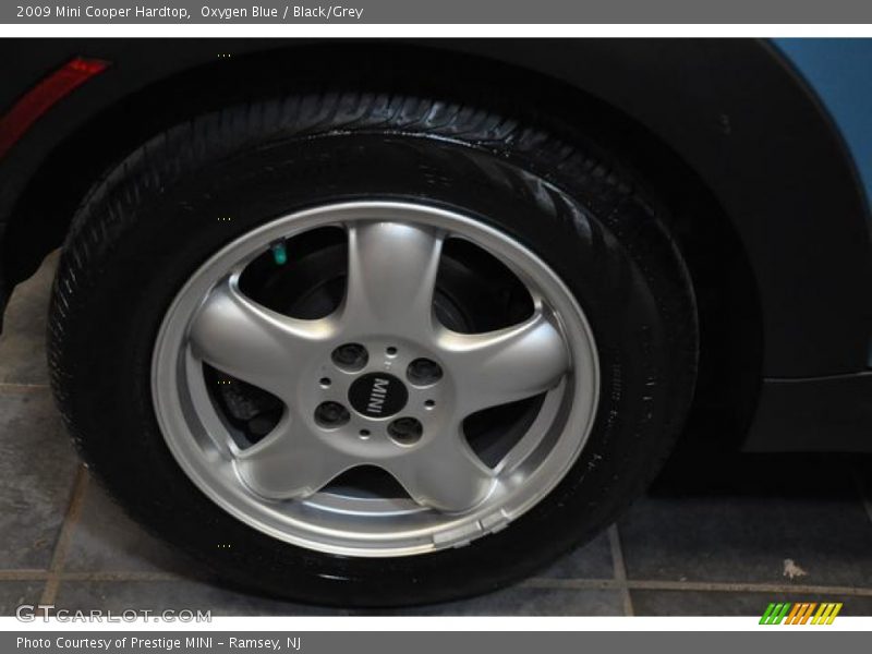 Oxygen Blue / Black/Grey 2009 Mini Cooper Hardtop