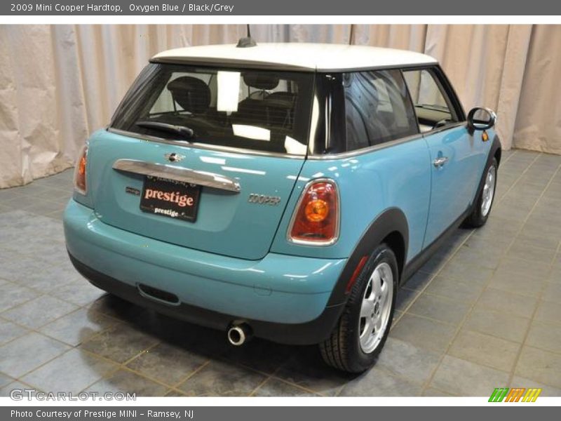 Oxygen Blue / Black/Grey 2009 Mini Cooper Hardtop