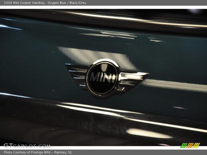 Oxygen Blue / Black/Grey 2009 Mini Cooper Hardtop