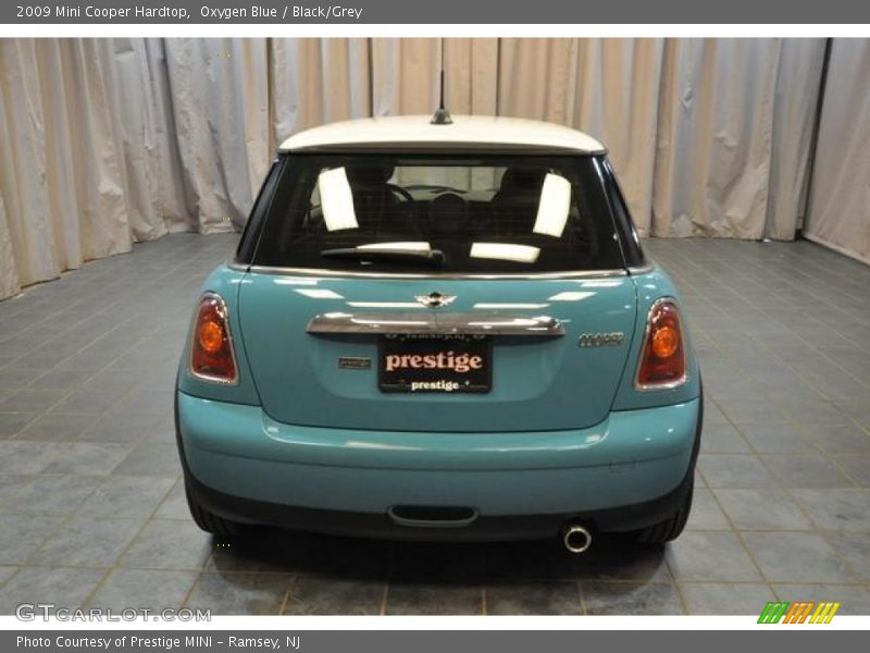 Oxygen Blue / Black/Grey 2009 Mini Cooper Hardtop
