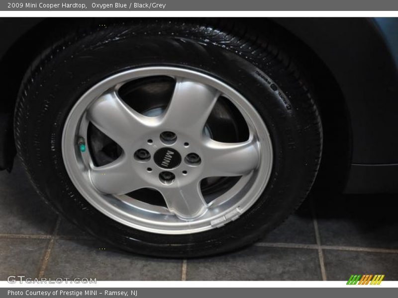 Oxygen Blue / Black/Grey 2009 Mini Cooper Hardtop