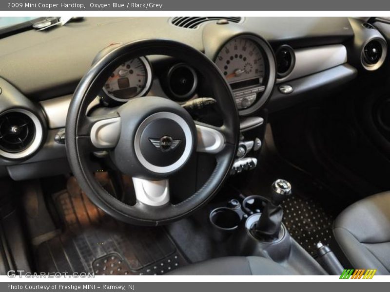 Oxygen Blue / Black/Grey 2009 Mini Cooper Hardtop