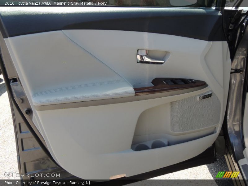 Magnetic Gray Metallic / Ivory 2010 Toyota Venza AWD