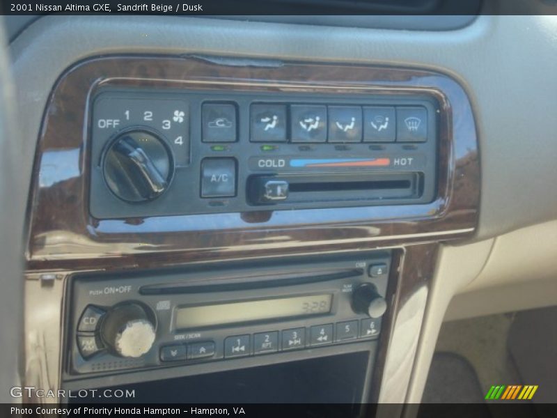 Sandrift Beige / Dusk 2001 Nissan Altima GXE