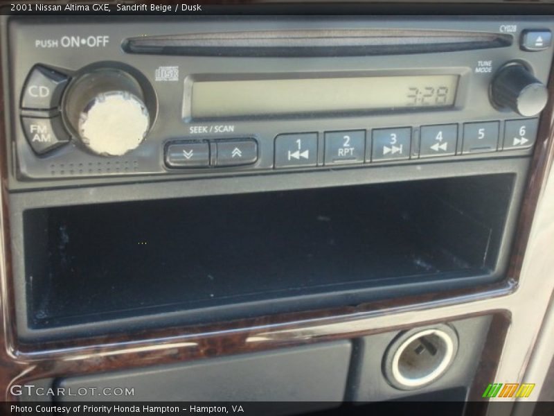 Sandrift Beige / Dusk 2001 Nissan Altima GXE
