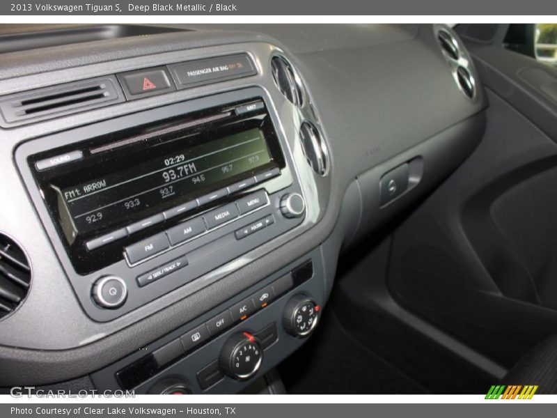Deep Black Metallic / Black 2013 Volkswagen Tiguan S