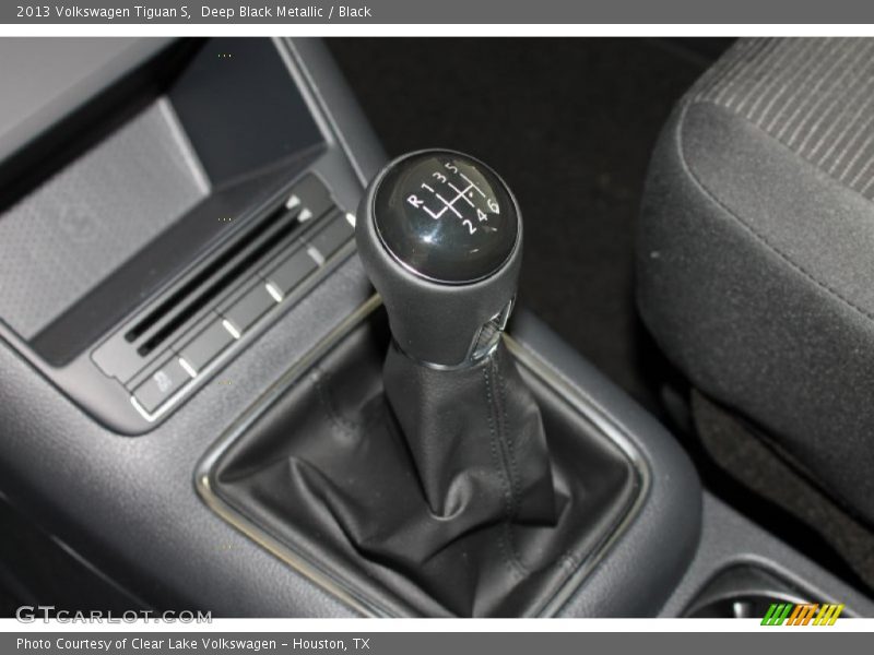 Deep Black Metallic / Black 2013 Volkswagen Tiguan S