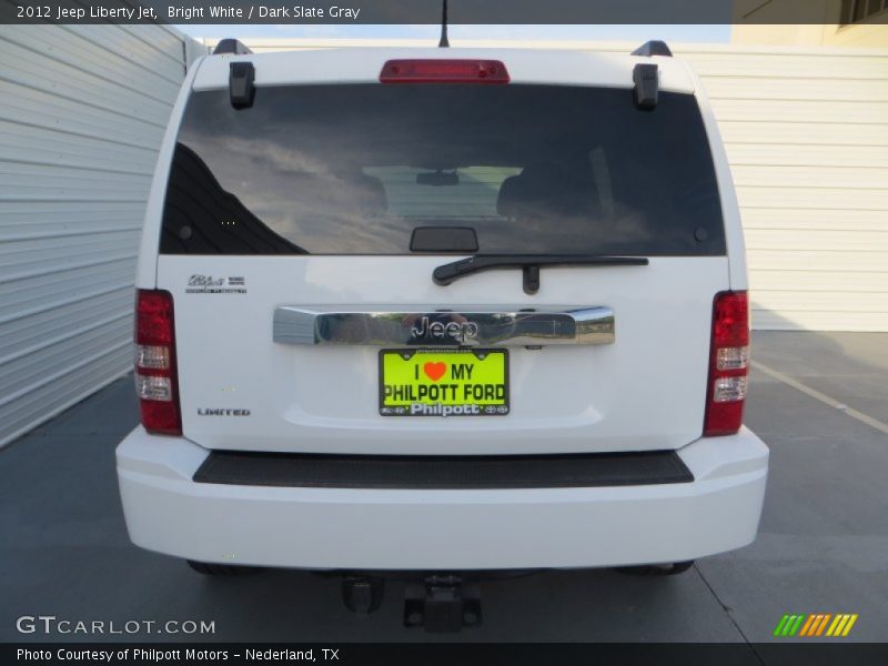 Bright White / Dark Slate Gray 2012 Jeep Liberty Jet