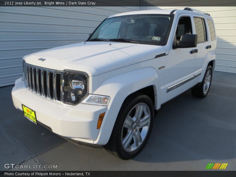 Bright White / Dark Slate Gray 2012 Jeep Liberty Jet