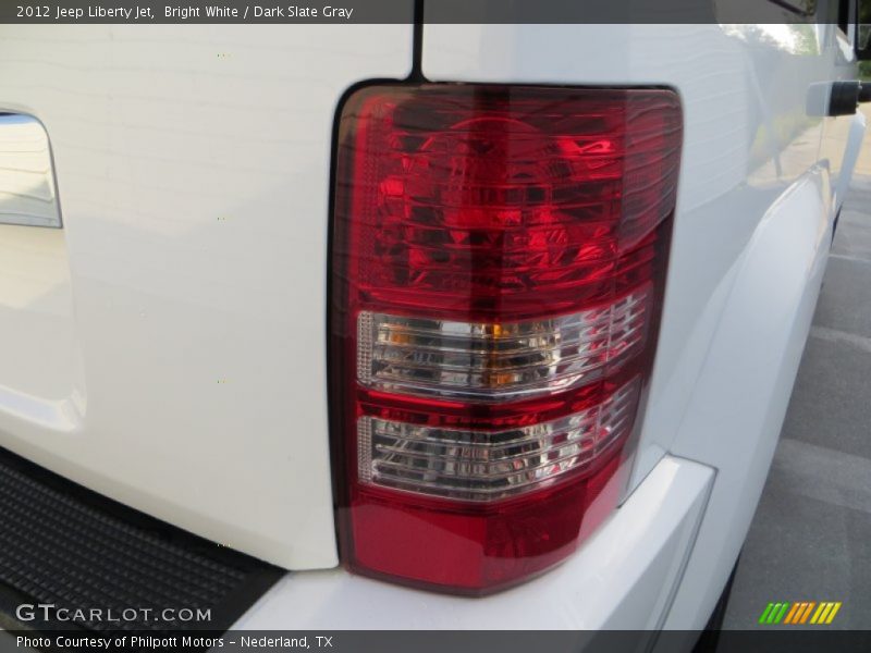 Bright White / Dark Slate Gray 2012 Jeep Liberty Jet