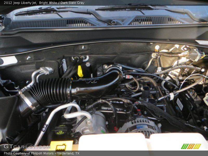 Bright White / Dark Slate Gray 2012 Jeep Liberty Jet