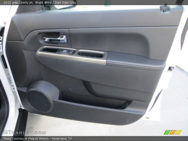 Bright White / Dark Slate Gray 2012 Jeep Liberty Jet