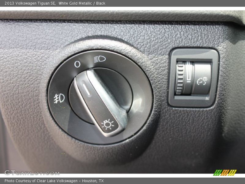 White Gold Metallic / Black 2013 Volkswagen Tiguan SE
