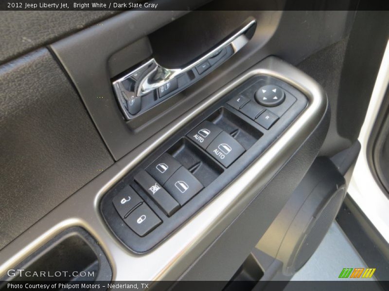 Bright White / Dark Slate Gray 2012 Jeep Liberty Jet
