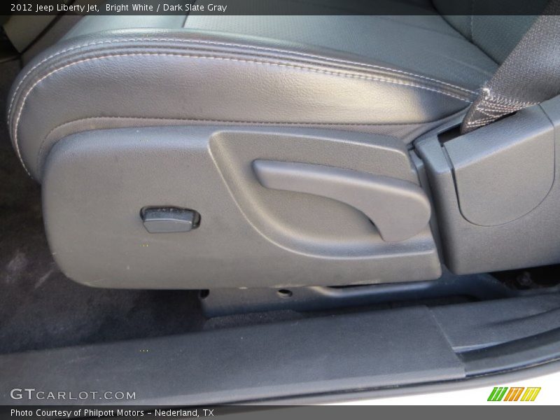 Bright White / Dark Slate Gray 2012 Jeep Liberty Jet