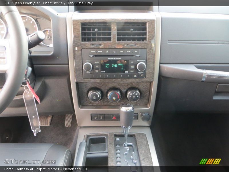 Bright White / Dark Slate Gray 2012 Jeep Liberty Jet