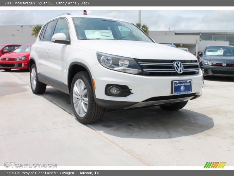 Candy White / Black 2013 Volkswagen Tiguan SE