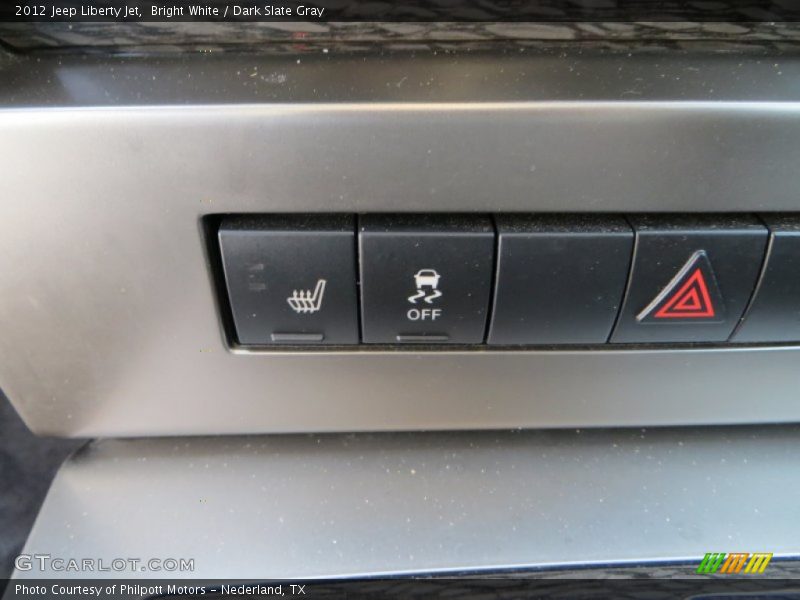 Bright White / Dark Slate Gray 2012 Jeep Liberty Jet