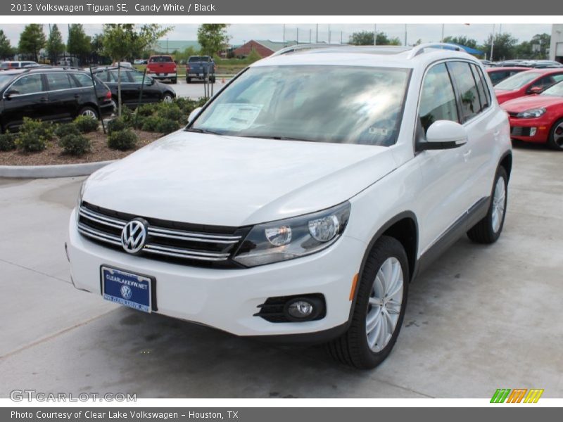 Candy White / Black 2013 Volkswagen Tiguan SE