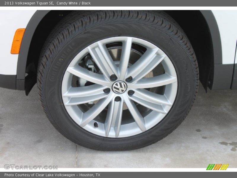 Candy White / Black 2013 Volkswagen Tiguan SE