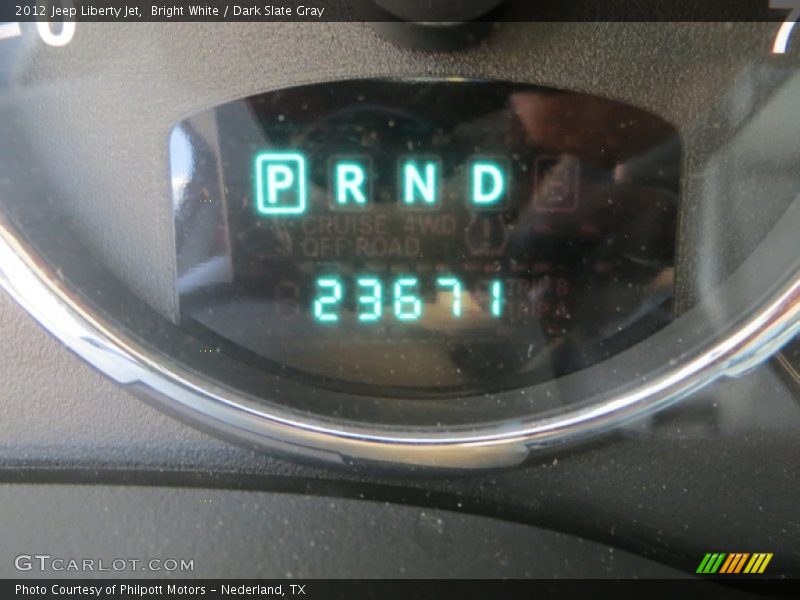 Bright White / Dark Slate Gray 2012 Jeep Liberty Jet