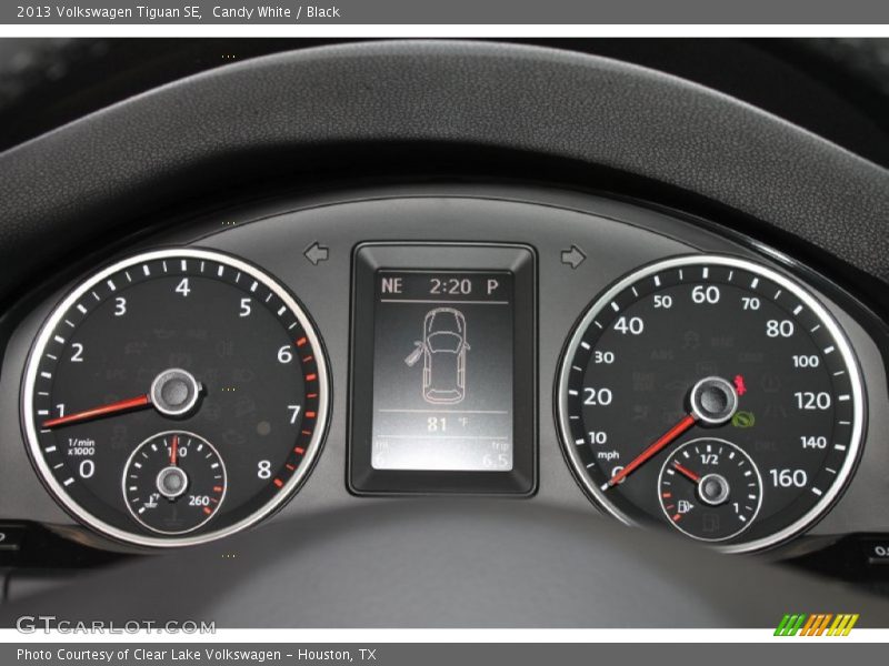 Candy White / Black 2013 Volkswagen Tiguan SE
