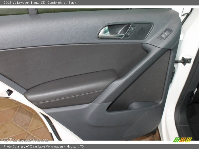 Candy White / Black 2013 Volkswagen Tiguan SE