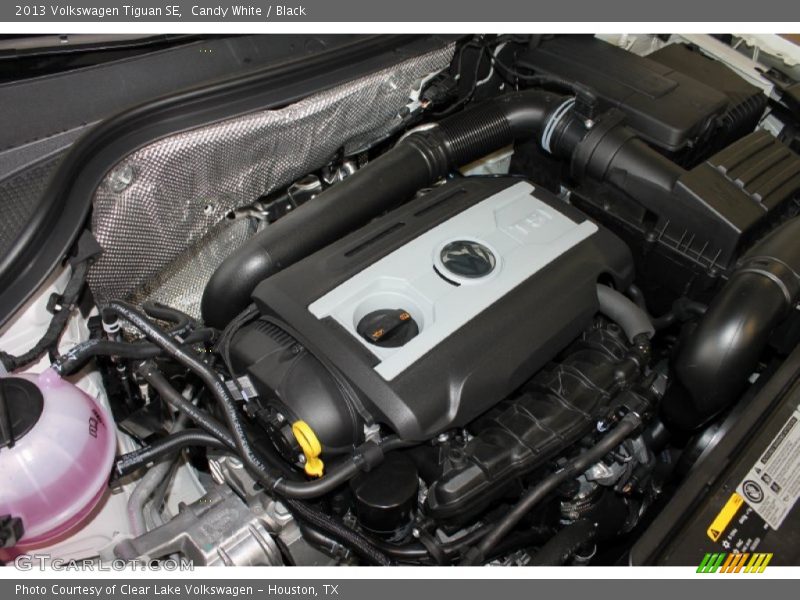 Candy White / Black 2013 Volkswagen Tiguan SE