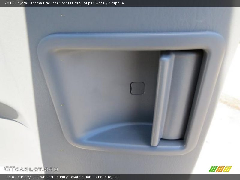 Super White / Graphite 2012 Toyota Tacoma Prerunner Access cab