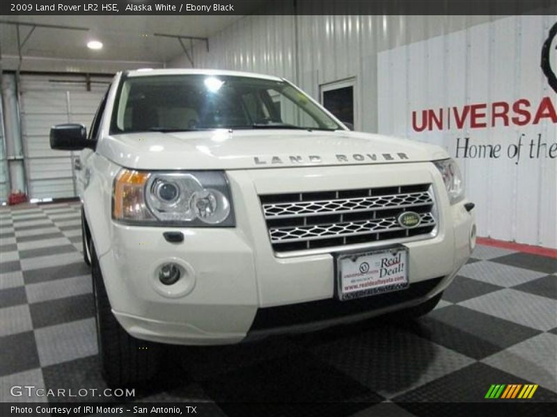 Alaska White / Ebony Black 2009 Land Rover LR2 HSE
