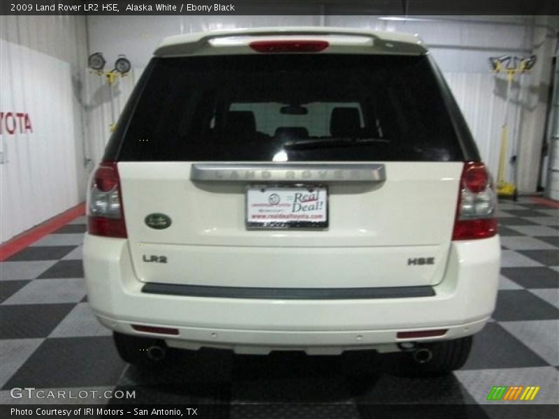 Alaska White / Ebony Black 2009 Land Rover LR2 HSE