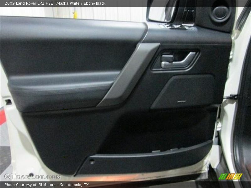 Alaska White / Ebony Black 2009 Land Rover LR2 HSE