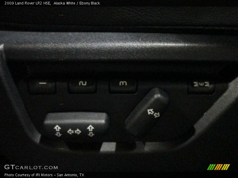 Alaska White / Ebony Black 2009 Land Rover LR2 HSE