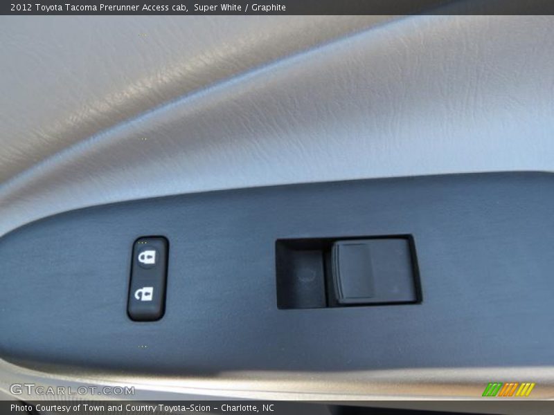 Super White / Graphite 2012 Toyota Tacoma Prerunner Access cab