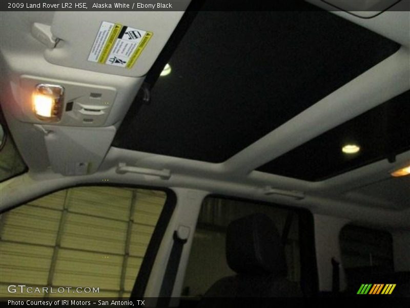 Alaska White / Ebony Black 2009 Land Rover LR2 HSE