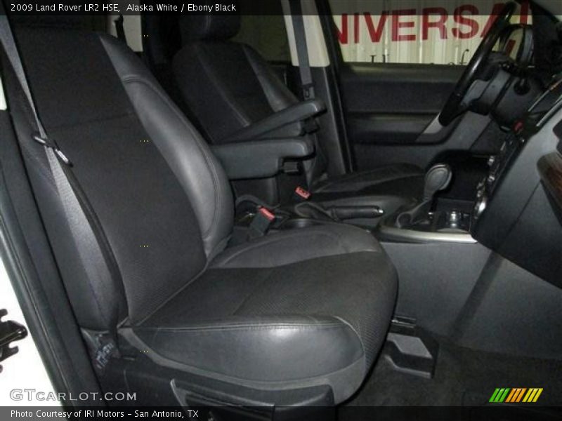 Alaska White / Ebony Black 2009 Land Rover LR2 HSE
