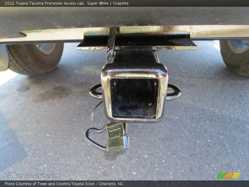 Super White / Graphite 2012 Toyota Tacoma Prerunner Access cab