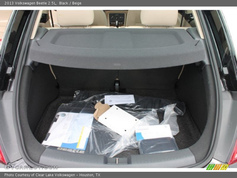 Black / Beige 2013 Volkswagen Beetle 2.5L