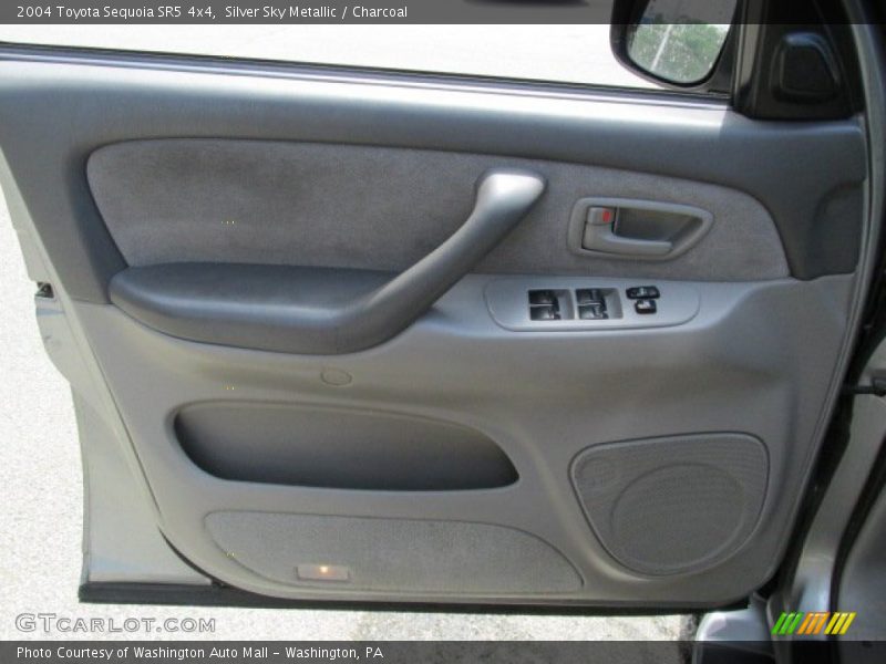 Silver Sky Metallic / Charcoal 2004 Toyota Sequoia SR5 4x4