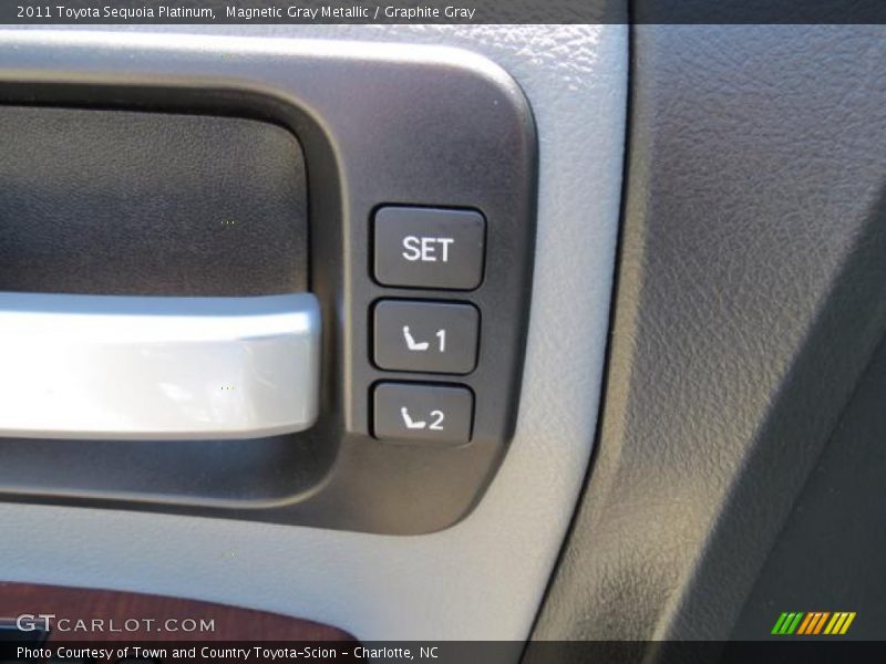 Magnetic Gray Metallic / Graphite Gray 2011 Toyota Sequoia Platinum