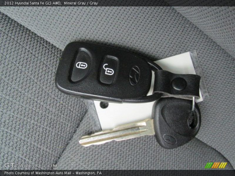 Keys of 2012 Santa Fe GLS AWD