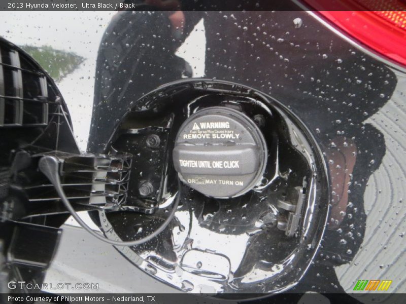 Ultra Black / Black 2013 Hyundai Veloster