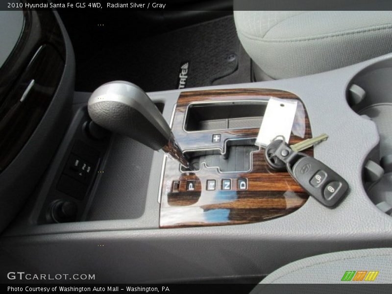 Radiant Silver / Gray 2010 Hyundai Santa Fe GLS 4WD