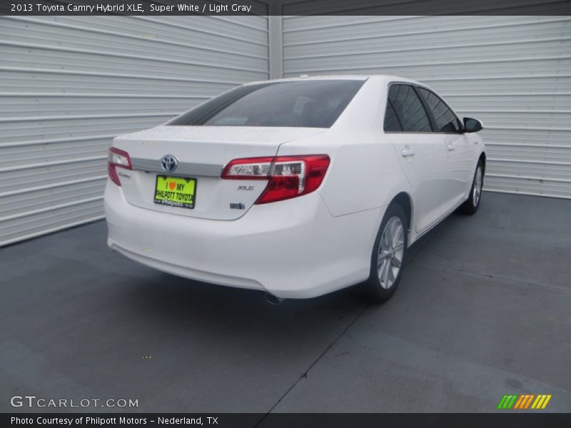Super White / Light Gray 2013 Toyota Camry Hybrid XLE