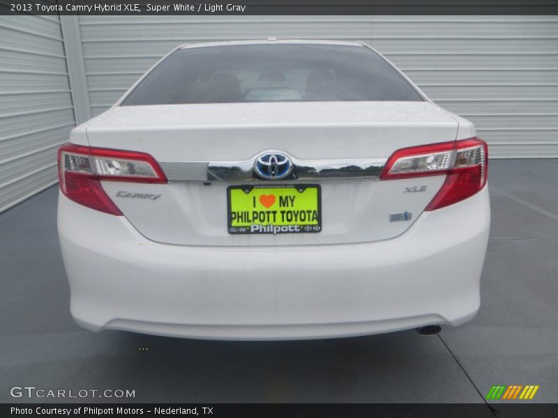 Super White / Light Gray 2013 Toyota Camry Hybrid XLE