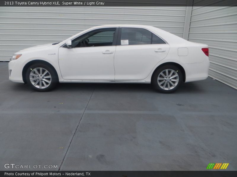 Super White / Light Gray 2013 Toyota Camry Hybrid XLE
