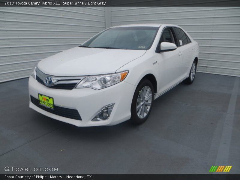 Super White / Light Gray 2013 Toyota Camry Hybrid XLE