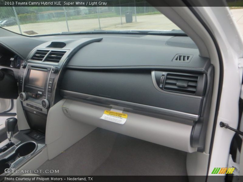 Super White / Light Gray 2013 Toyota Camry Hybrid XLE