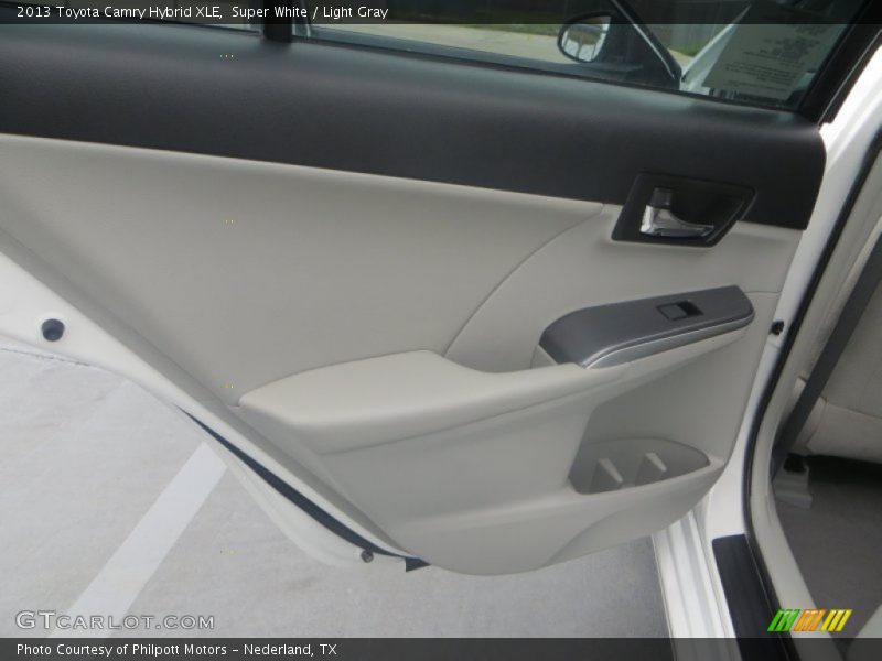 Super White / Light Gray 2013 Toyota Camry Hybrid XLE
